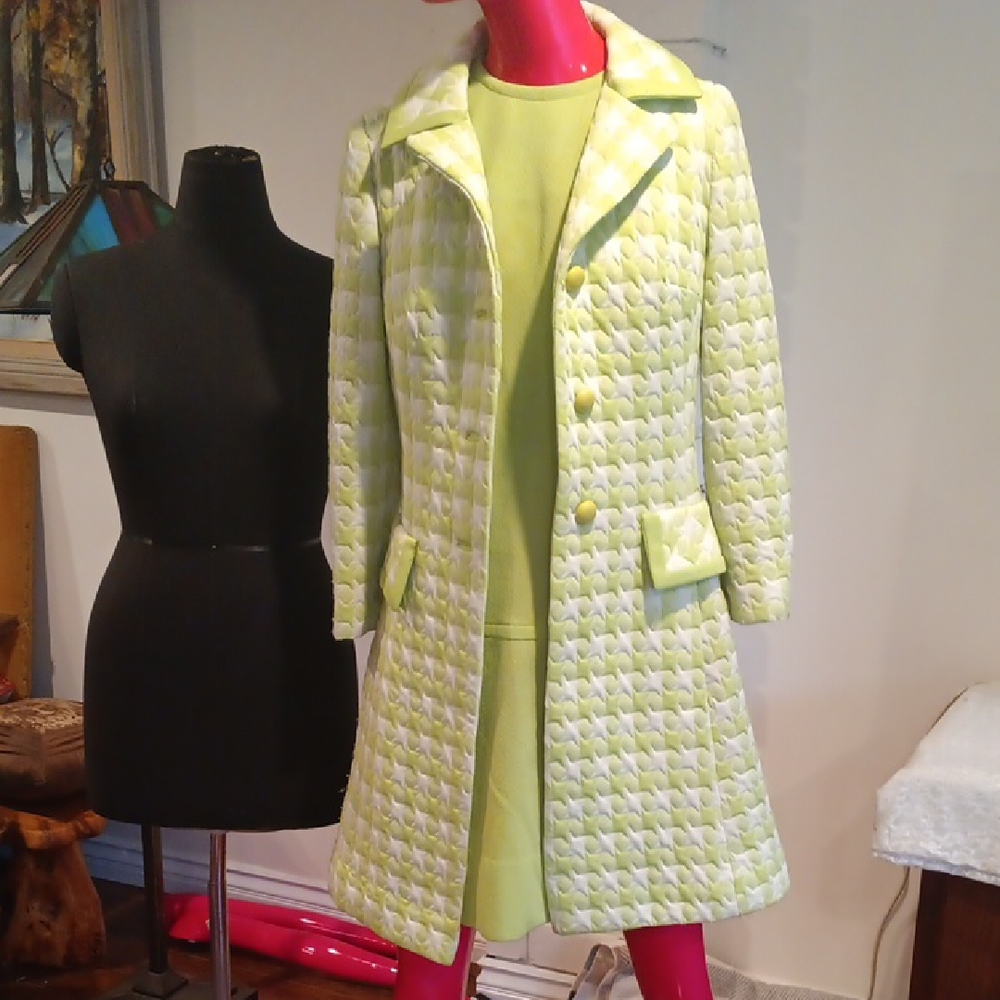 Fred Rothschild VINTAGE Light Green Quilted A-Line Trench Coat